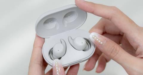 The 7 Best Earbud For Small Ears Of 2024, Researched By Us